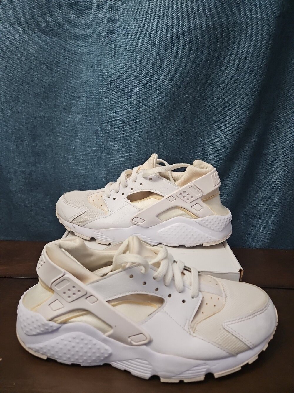 Nike Air Huarache Triple White GS 654275-110 Size 6.5Y | Women's 8 | Retro - Picture 14 of 16